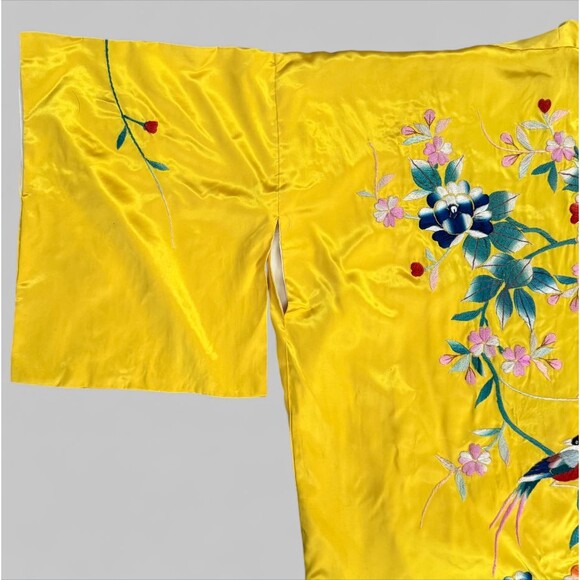 Vintage Japanese Kimono Yellow Gold Silk Satin Embroidered Peony Kosode Robe - Picture 12 of 15